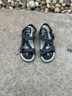 Gold pigeon Women's Black Floral Comfort Sandals with Adjustable Straps